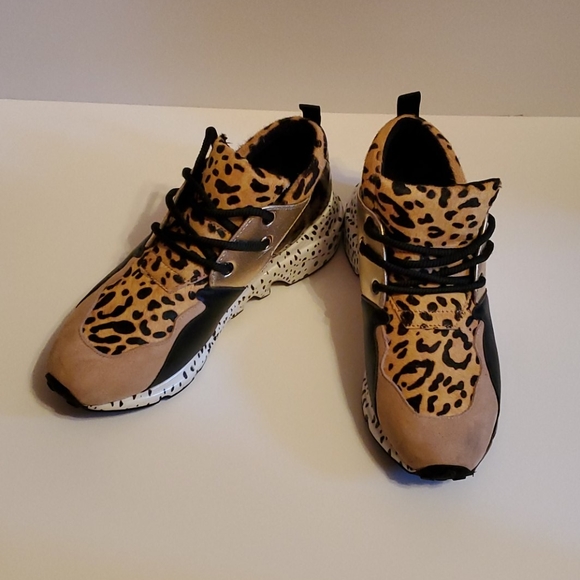 steve madden tiger sneakers